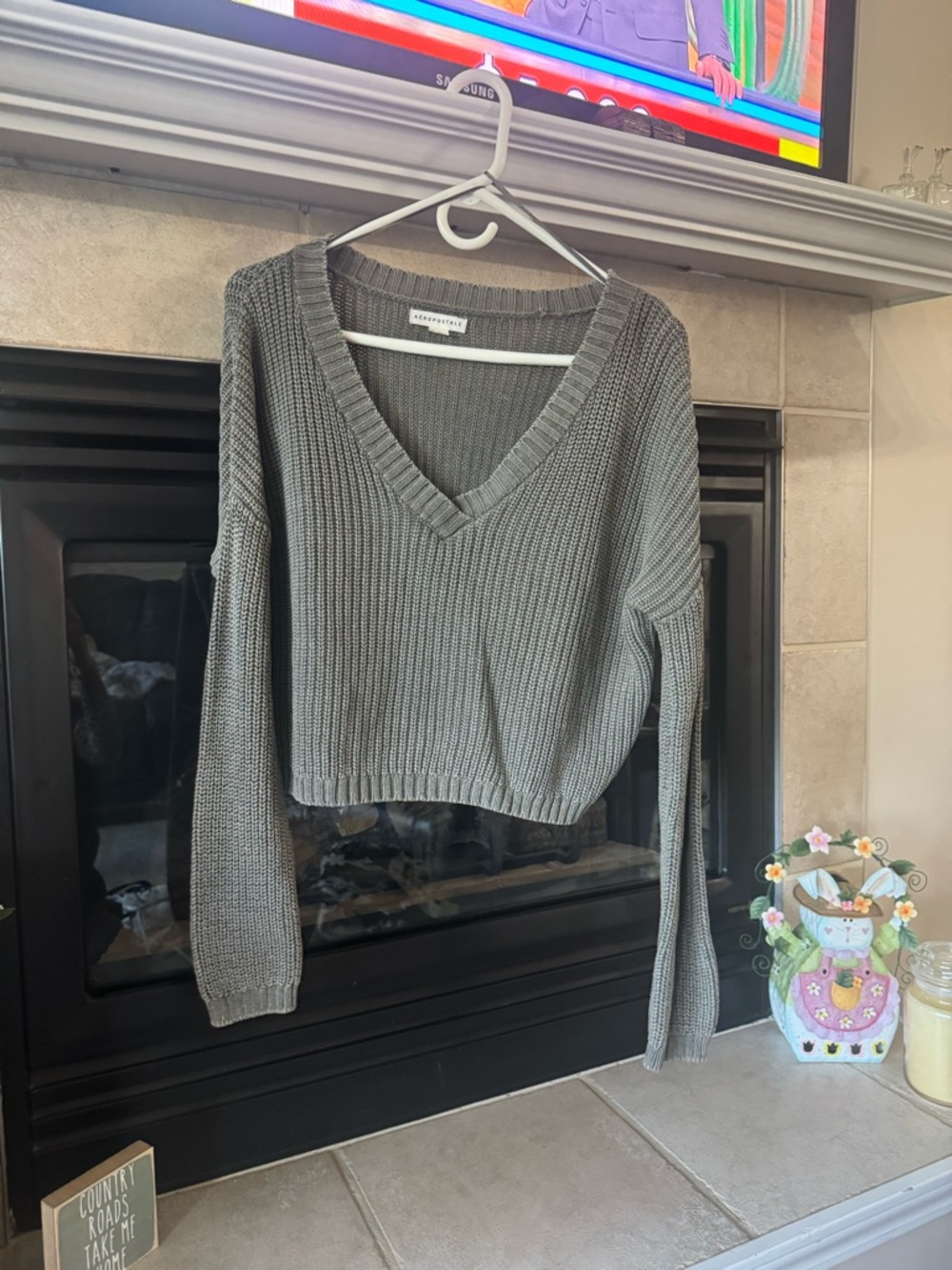 Aeropostale Gray Ribbed V-Neck Cropped Knit Sweater